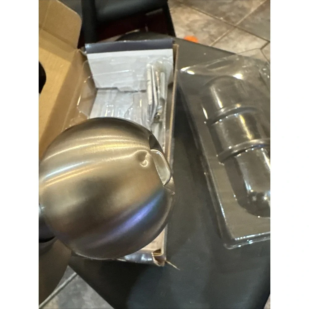 Universal‎ Hardware Keyed Entry Door Knob Satin Chrome UH40052 (OB)
